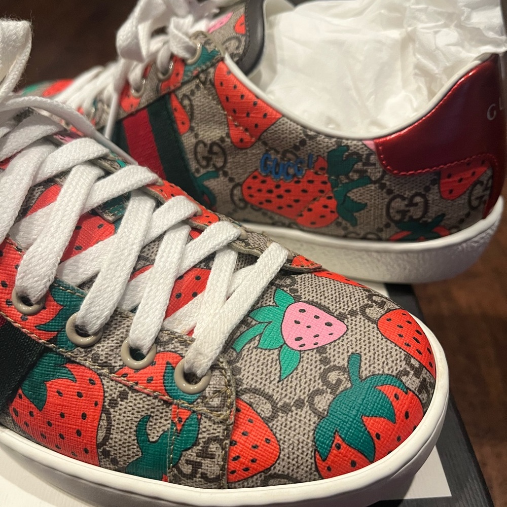 Gucci Strawberry Patterned Sneakers - image 7